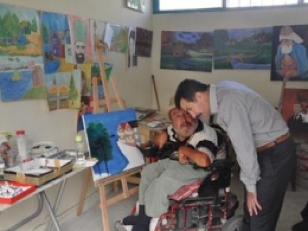 Tarsus Kaymakamı'ndan Engelli Ressama Ziyaret