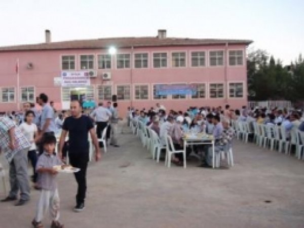 Hilvan Halkı İftar Sofralarında Buluşuyor