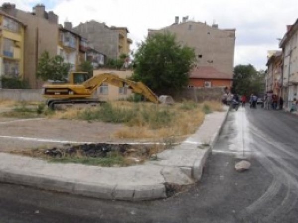 Mahalle Sakinlerinden Sokak İşgaline Tepki