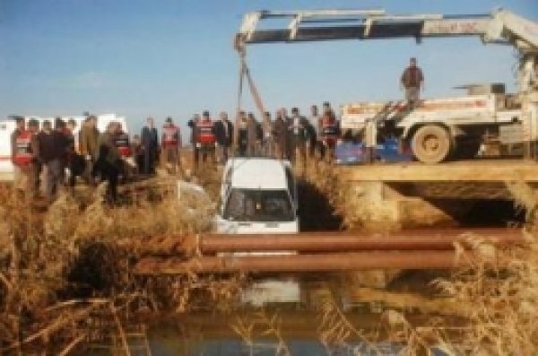 Akçakale'de Ölüm Köprüleri Yıkılıyor