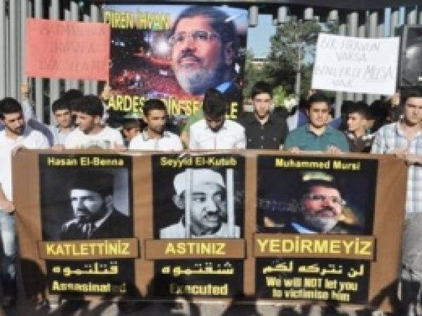 Batman'dan Mısır'daki Katliamı Lanetleme Eylemi