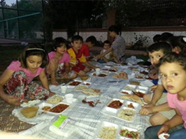 Yetim Der Yetimlerle İftar Yemeğinde Buluştu