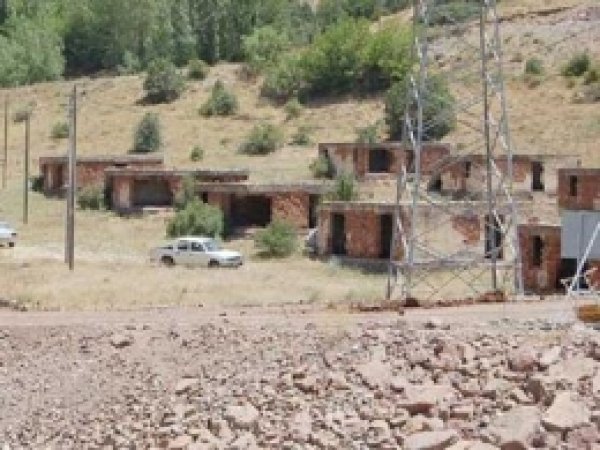 Bingöl'de Afet Konutları Çürümeye Terk Edildi