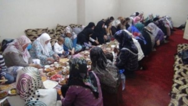 Umut Der'den Kadınlara İftar Yemeği