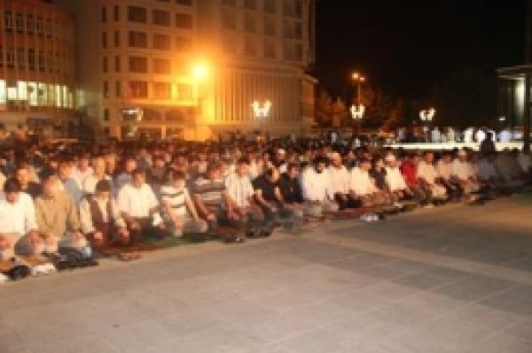 Amed, Adeviyye Meydanı ile Tek Yürek Oldu
