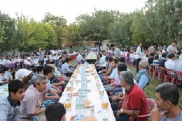 Bismil HÜDA PAR'dan Kitlesel İftar