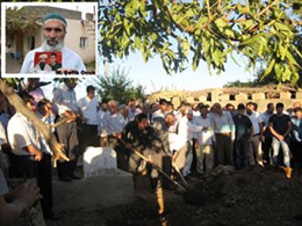 Hayatını Kaybeden Kanaat Önderi Toprağa Verildi