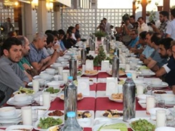 Mardin Valisi Basınla İftarda Buluştu