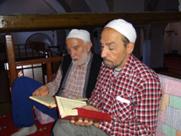 Konya'da Halk İtikâf için Camilere Akın Etti