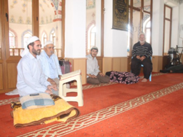Van'da Müminler "İtikâf"ı Unutmadı
