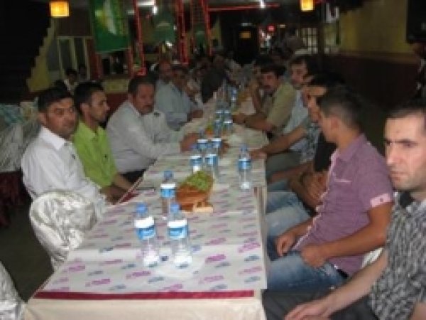 HÜDA PAR Erciş'te İftar Verdi