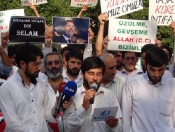 Bursalılar Kudüs Gününde İsrail'i Lanetledi