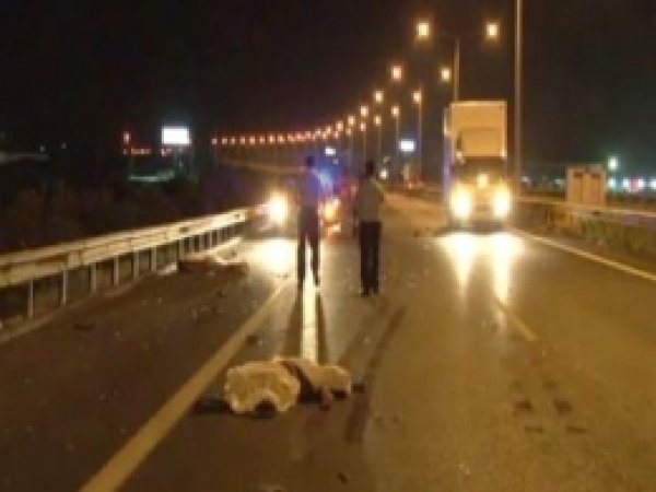 Lastik Değiştiriken Tır Çarptı: 2 Ölü