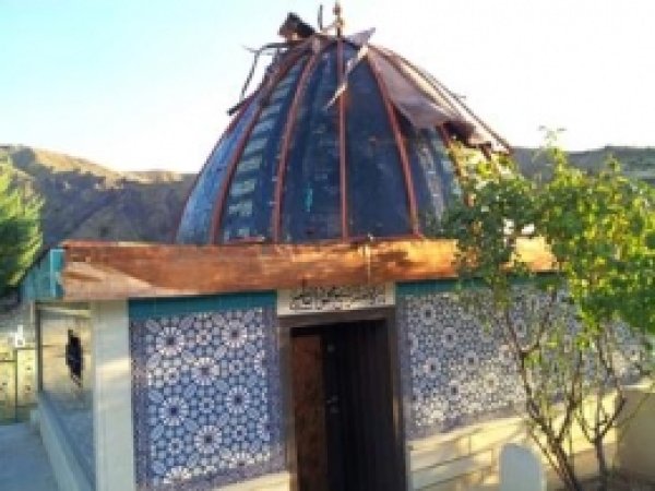 Hırsızlar Türbenin Bakır Levhalarını Çaldılar