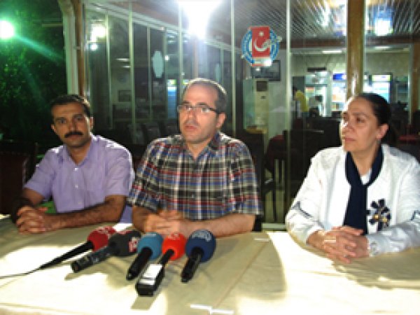 AK Parti Gazetecilere İftar Yemeği Verdi