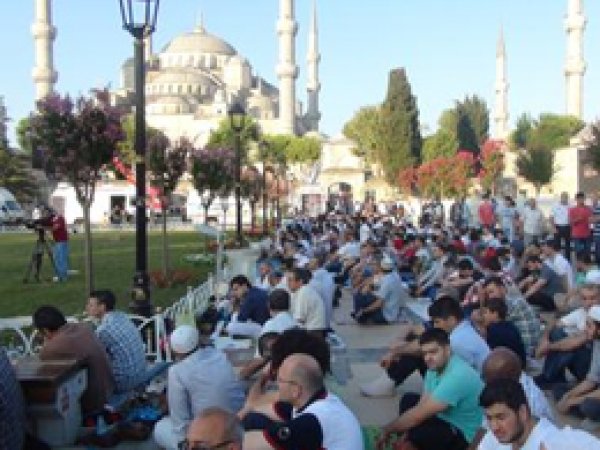 Binler Sultanahmet'te Buluştu