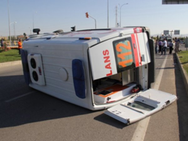 Bayramda Trafik Kazaları: 9 Ölü, 44 Yaralı