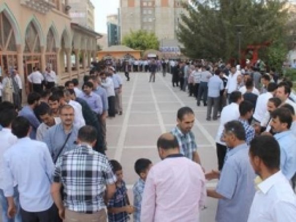 Van'da Kitlesel Bayramlaşma Coşkusu
