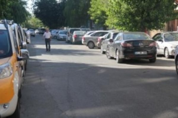 Diyarbakır'da Bütün Caddeler Otoparka mı Dönüştürülecek?