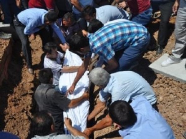 Ankara'da Ölen Gencin Cenazesi Batman'a Getirildi