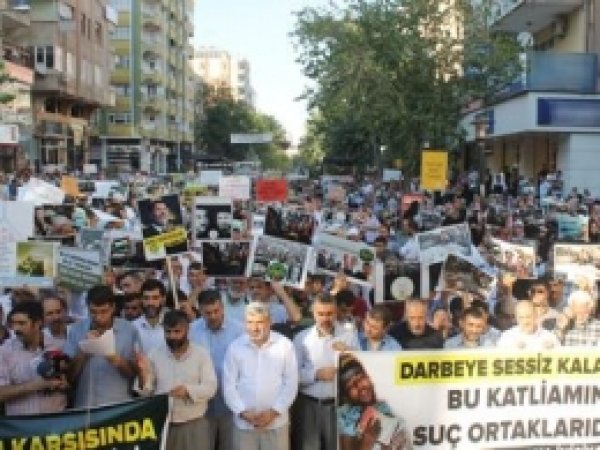 Mısır'daki Katliamcılar Diyarbakır'da Lanetlendi