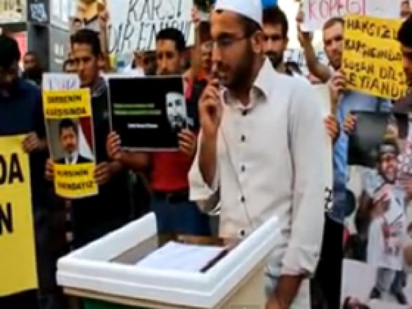 Mersin'de, Mursi'ye Destek Eylemi