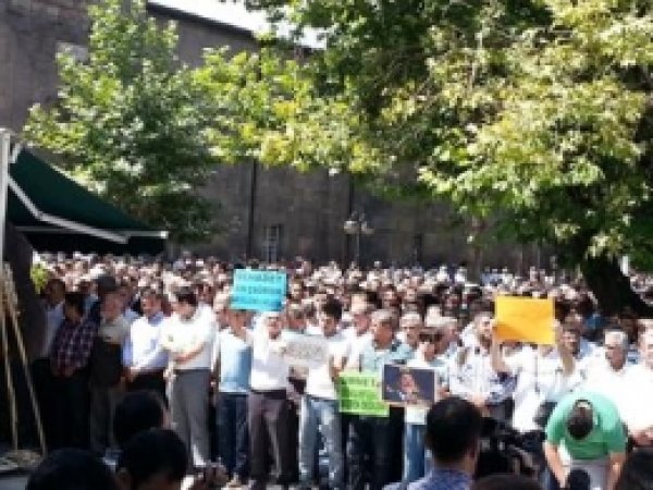Kayseri'de Darbecilere Lanet Yağdı