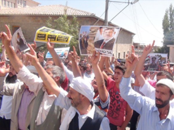 Ergani'de Darbecilere Kitlesel Tel'in
