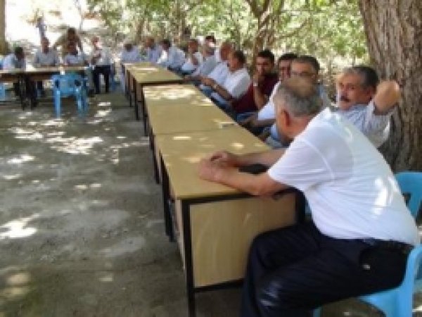 Köylüler Taziye Evi İstedi