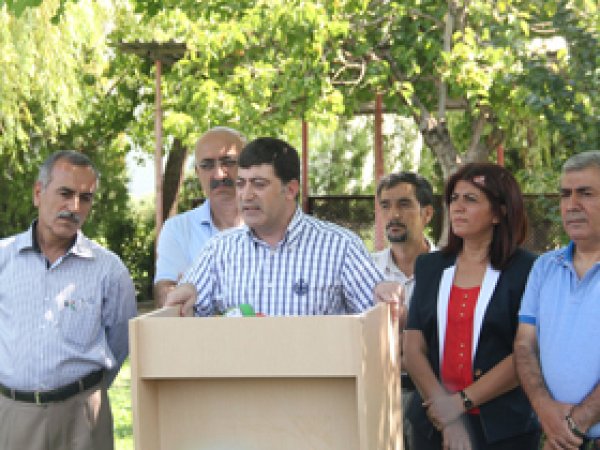 'Rojava için Sınır Kapıları Açılsın'