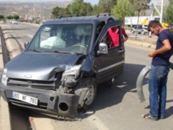 Bingöl Çapakçur Köprüsünde Trafik Kazası
