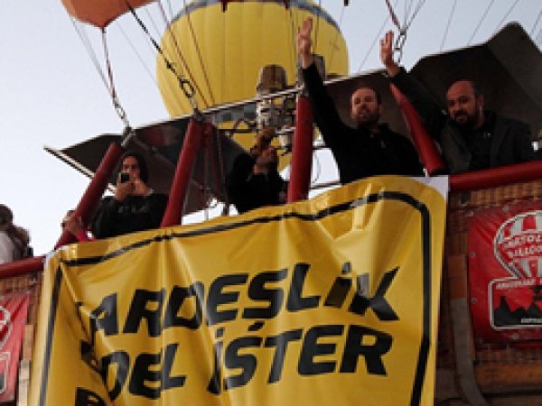Balonlar Mısır için Havalandı