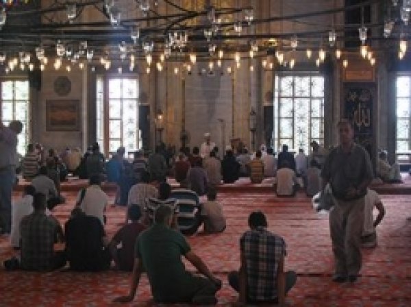 Camii İmamından İngilizce Vaaz