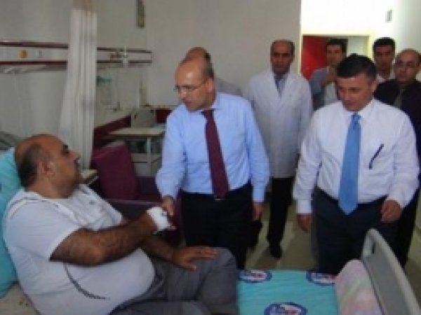 Maliye Bakanı Hastaları Ziyareti Etti