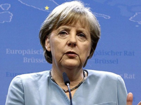 Merkel'den Alman Vatandaşlığına Geçiş Çağrısı
