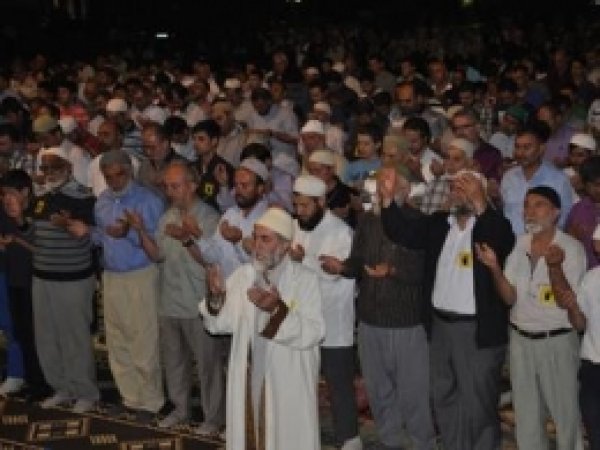 Kayserililer Vitir'de Zalimleri Lanetledi 