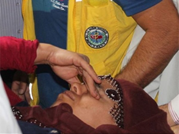 Çamaşır Asarken Başına Kurşun İsabet Etti