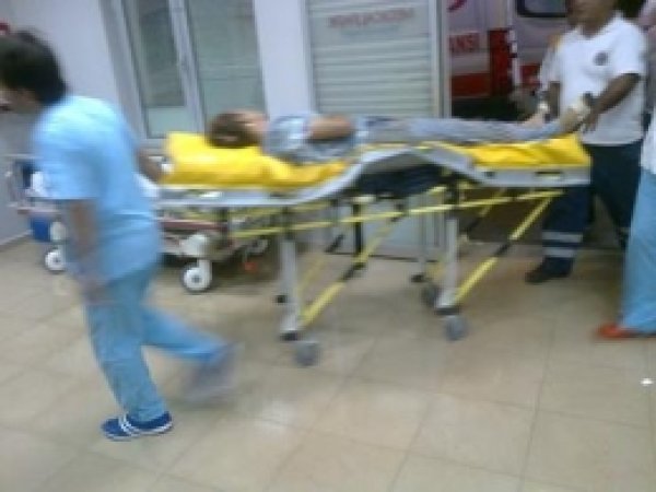Eve Giren Hırsız Anne ve Oğlunu Bıçakladı