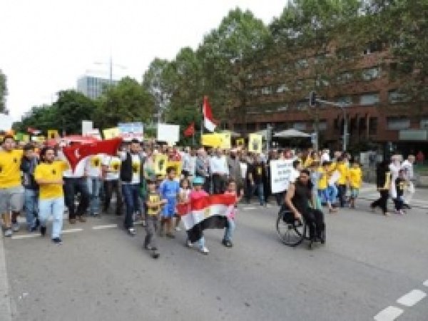 Stuttgart'ta Mısır Halkına Destek Yürüyüşü