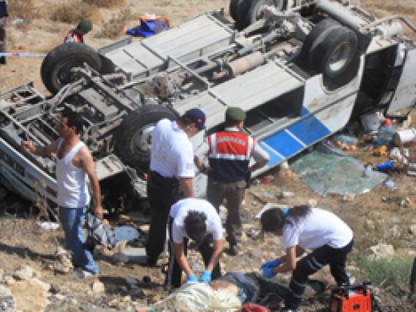 Mersin'deki Kazada Ölü Sayısı 2 Oldu
