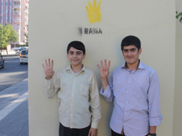 Diyarbakır 'R4Bıa'ya Durdu