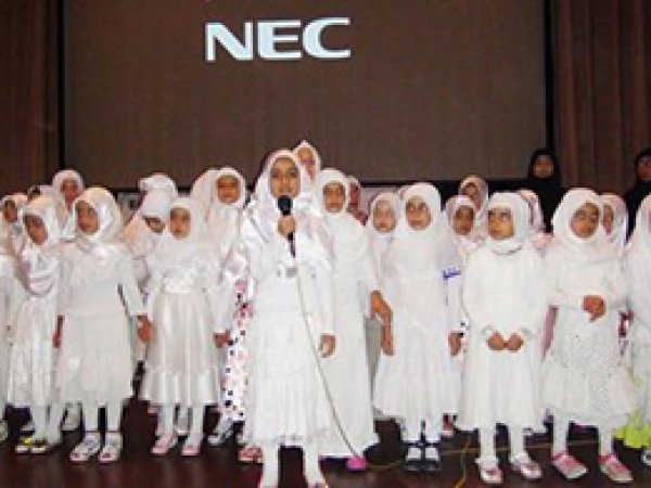 'Namaz Nesli' Sertifikalarını Aldı 