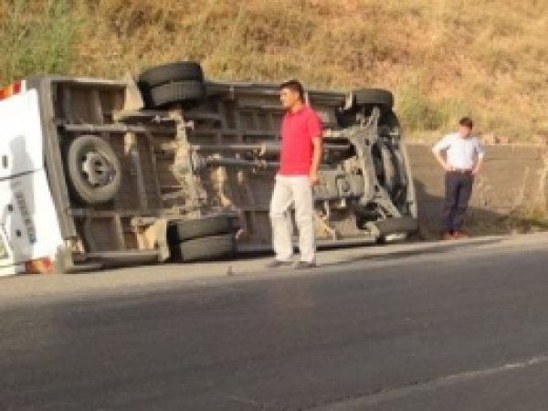 Şırnak'ta Düğün Konvoyunda Kaza: 39 Yaralı