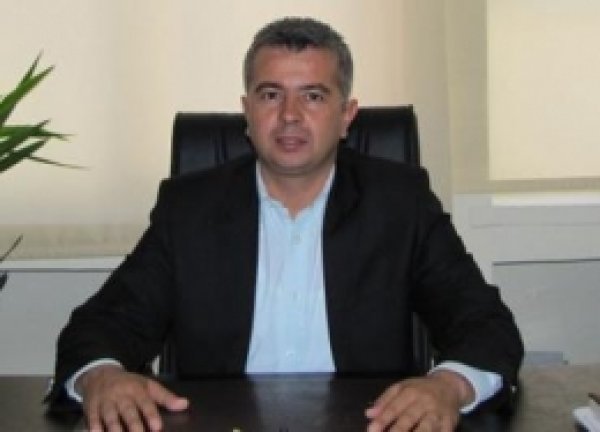 'Okullarda Başörtüsü Önündeki Engel Kaldırılmalı'