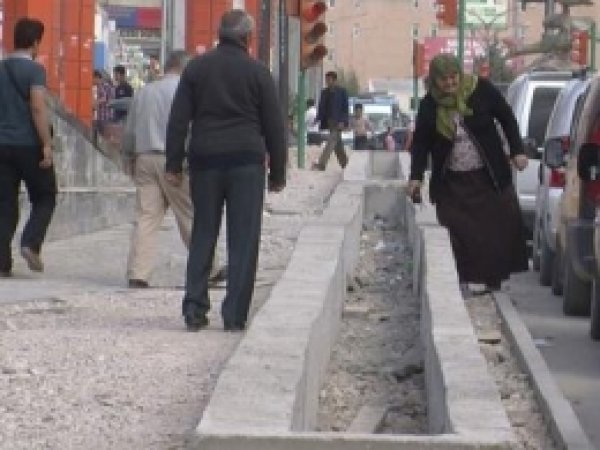 Vanlılardan Belediyeye Kaldırım Tepkisi