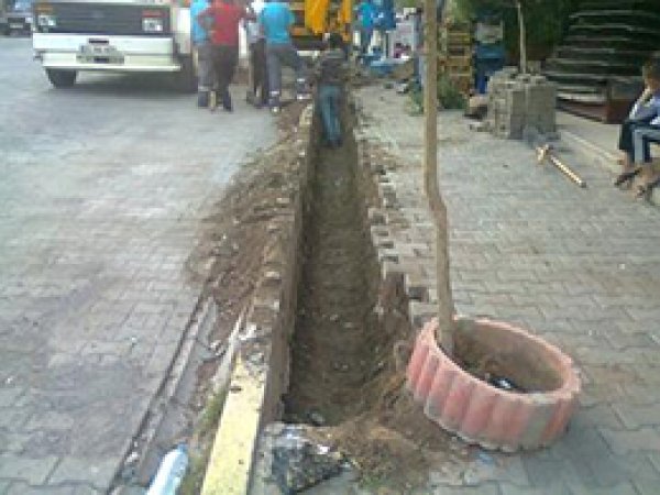 Elektrik Kabloları Yer Altına Çekiliyor 