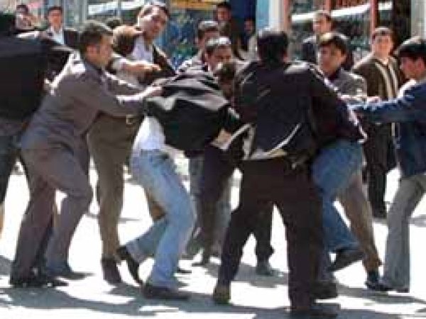 Bitlis’te Bıçaklı Kavga: 1 Ölü, 10 Yaralı