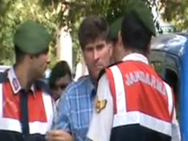 Domuz Sanıp Amcasını Öldürdü