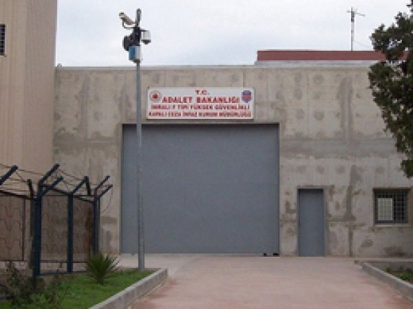 Öcalan'ın Yeniden Yargılanma Talebi Reddedildi
