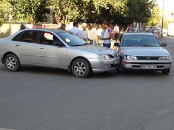 Batman'da Maddi Hasarlı Kaza